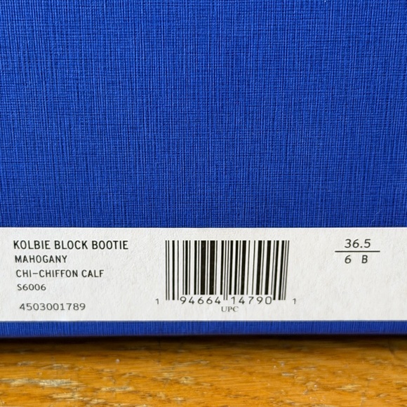 Stuart Weitzman Wine/Burgundy Lace-Up Leather Boots with Gold Chain Trim - Picture 8 of 8